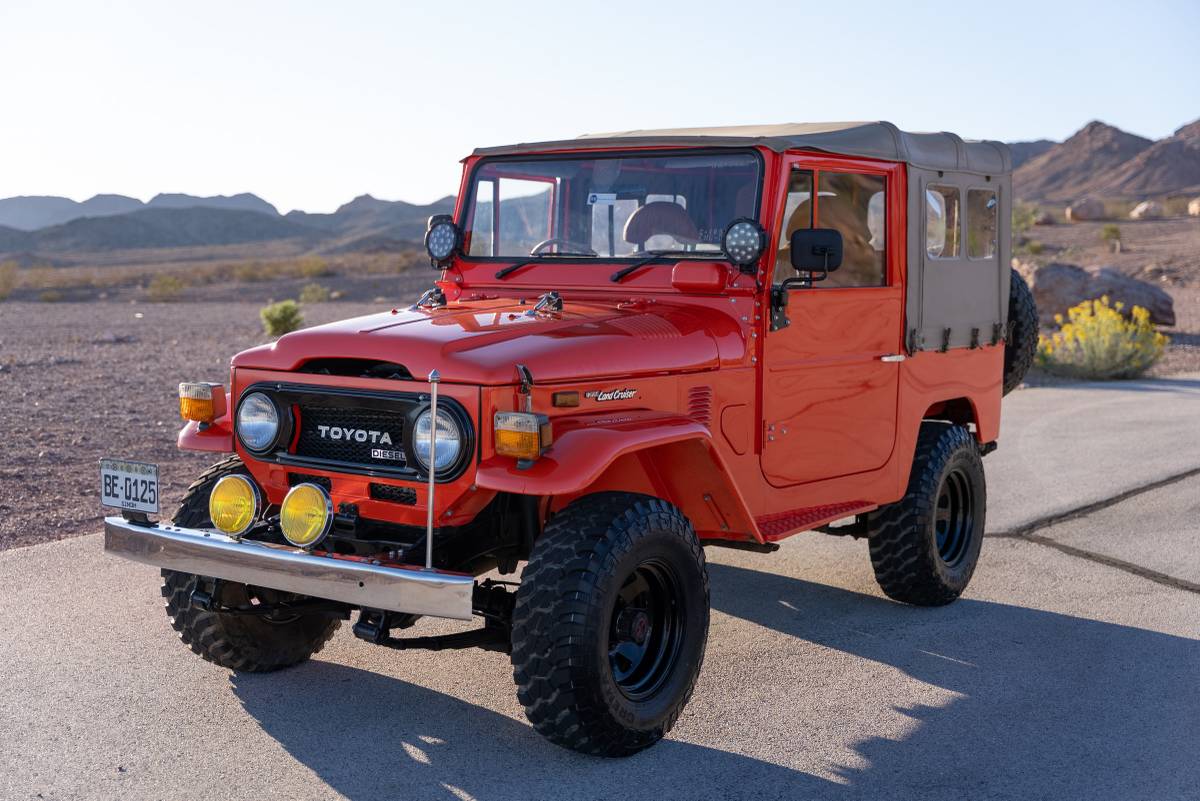 Toyota-land-cruiser-diesel-1975-orange