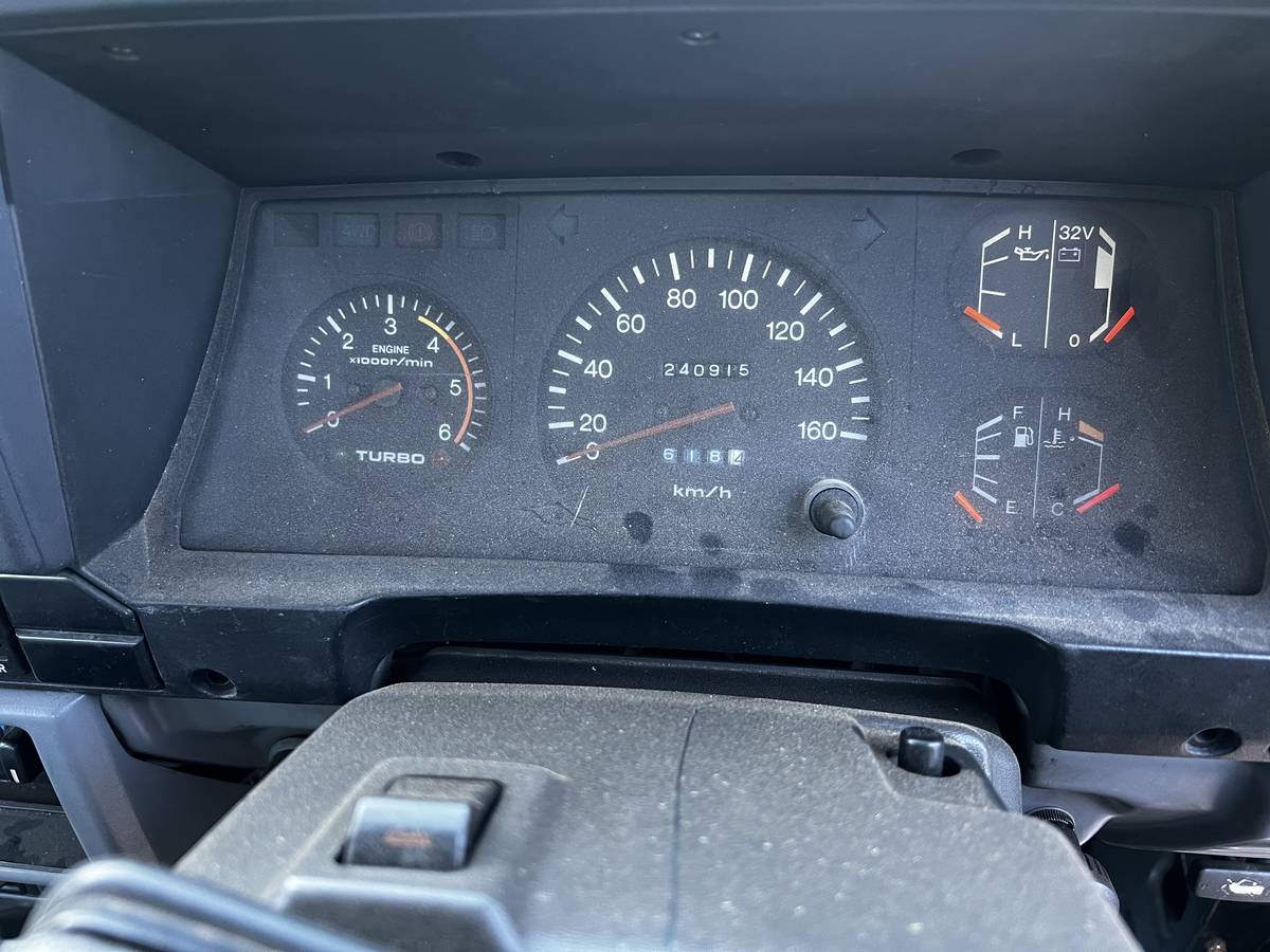 Toyota-land-cruiser-diesel-1988-5