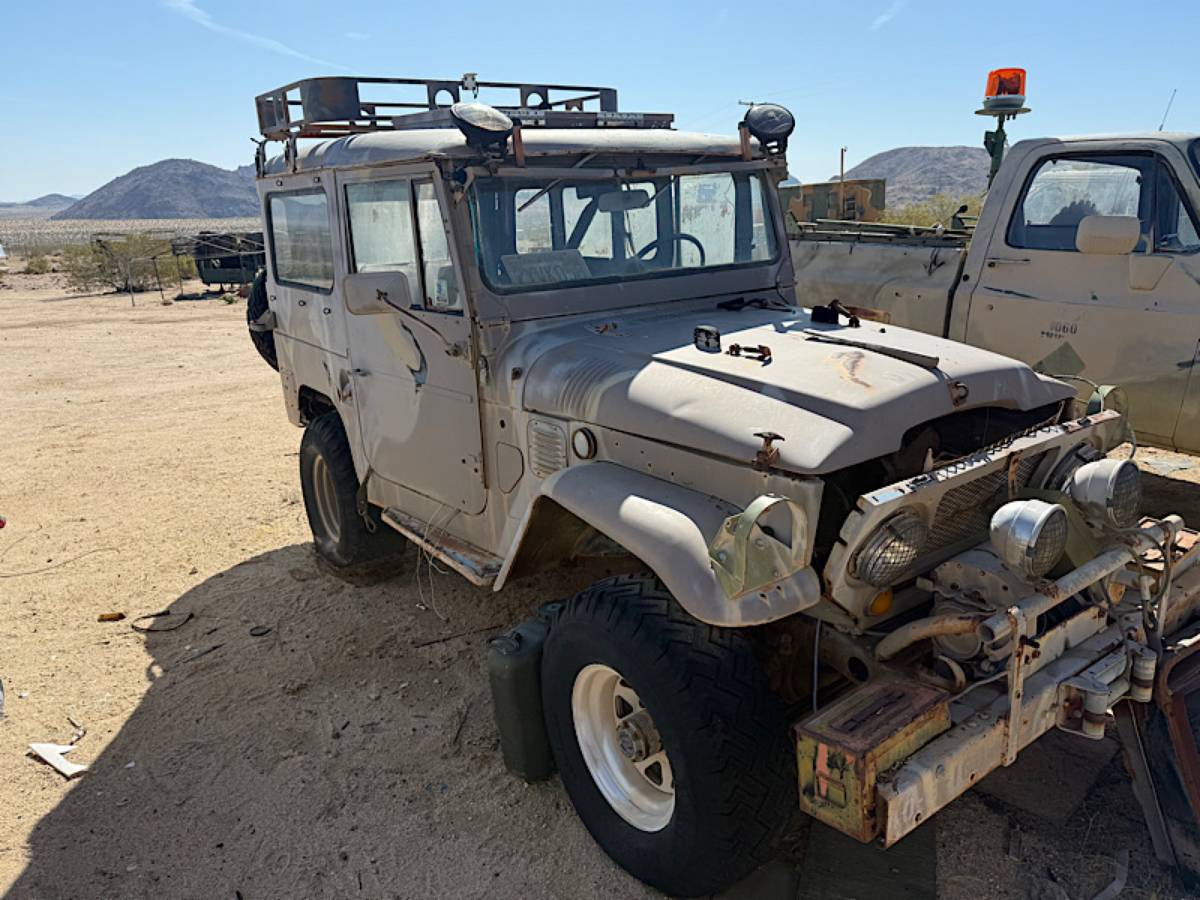 Toyota-land-cruiser-fj40-1968-brown