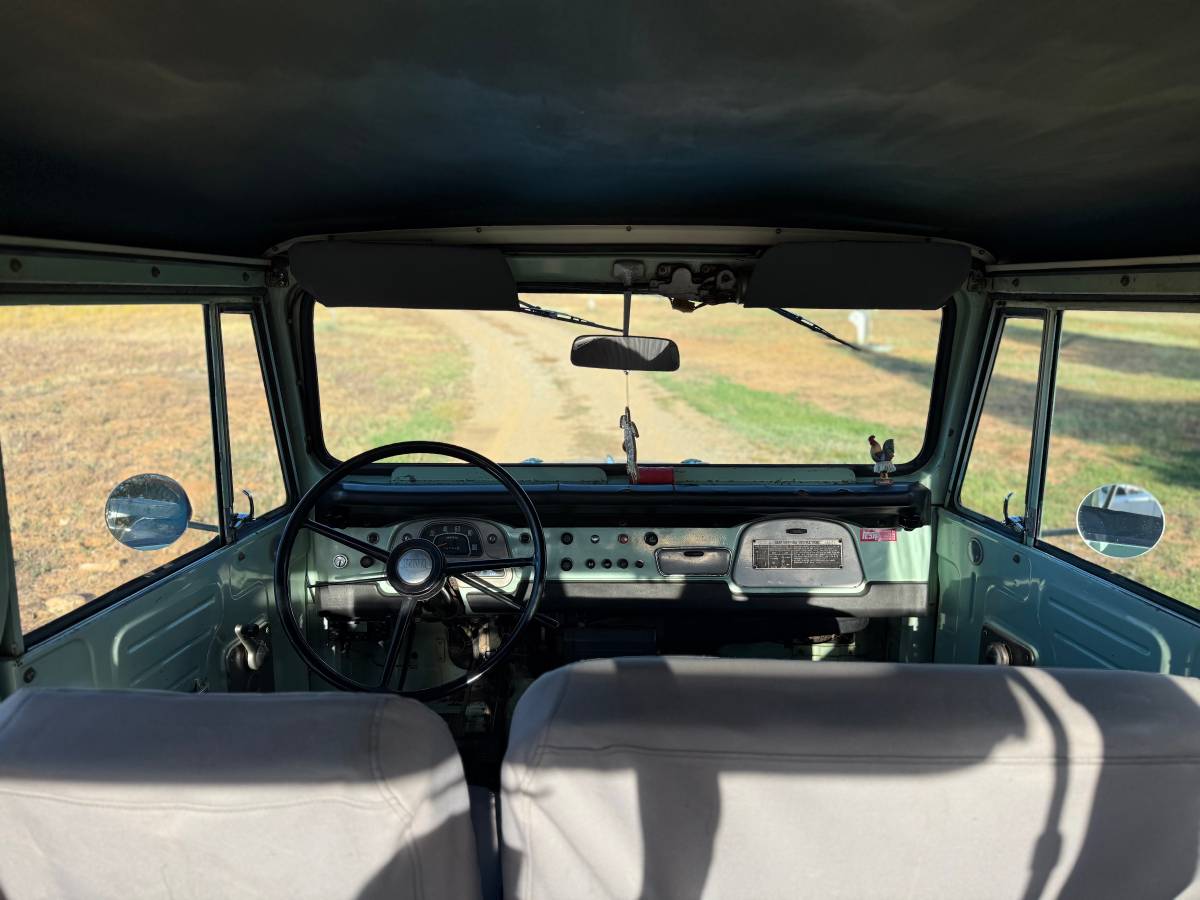 Toyota-land-cruiser-fj40-1970-green-8