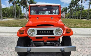 Toyota-land-cruiser-fj40-1972-red-1