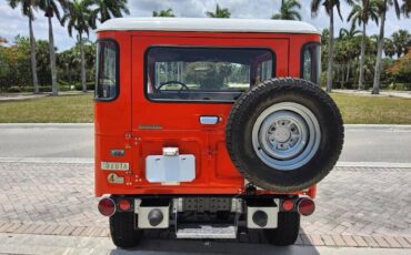 Toyota-land-cruiser-fj40-1972-red-12
