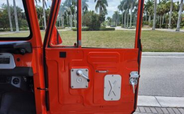 Toyota-land-cruiser-fj40-1972-red-14