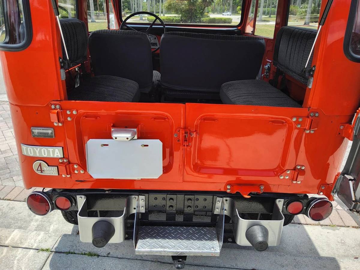 Toyota-land-cruiser-fj40-1972-red-19