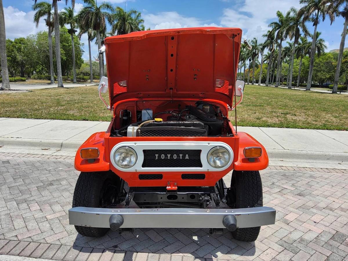 Toyota-land-cruiser-fj40-1972-red-2
