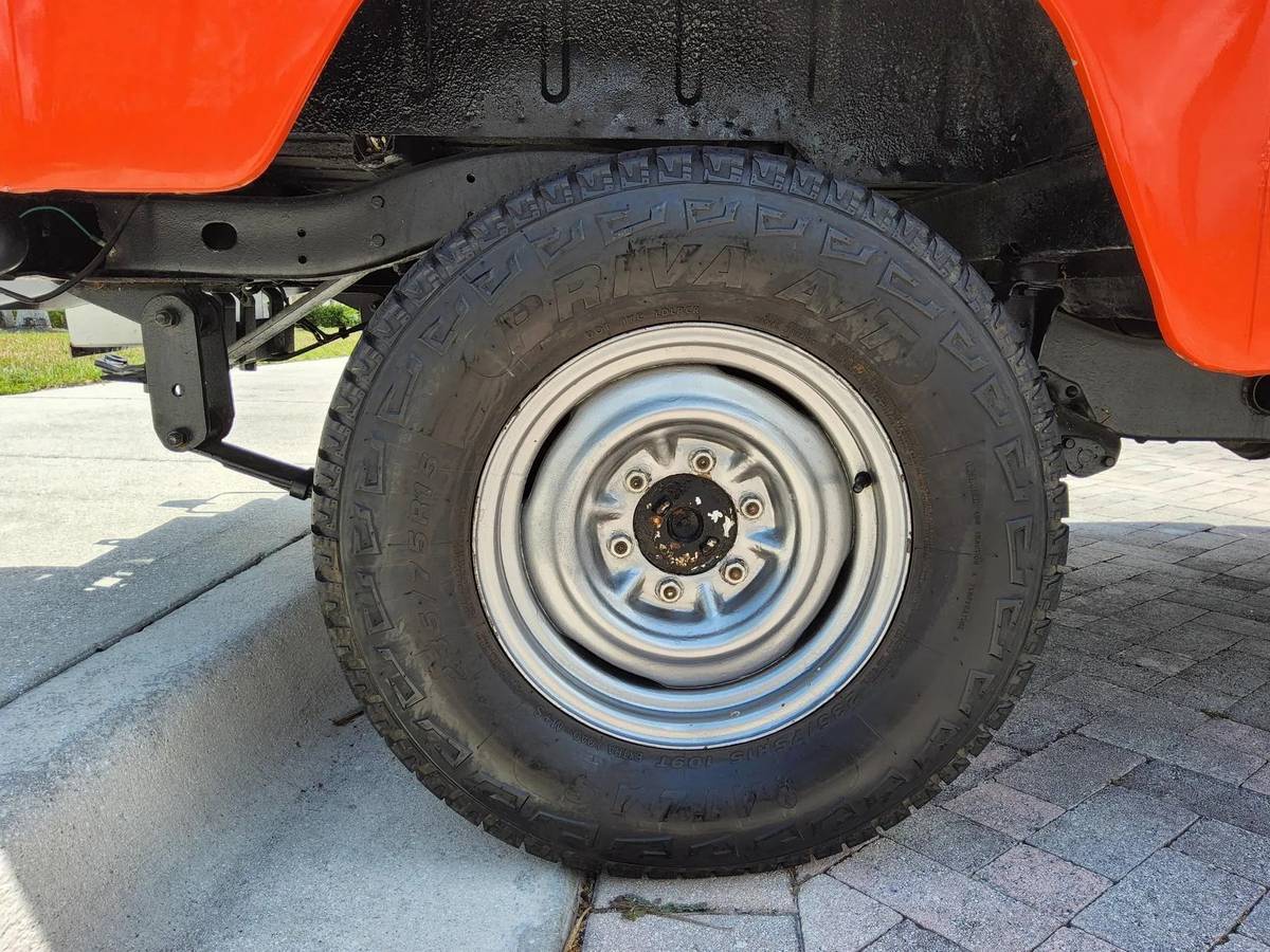 Toyota-land-cruiser-fj40-1972-red-22