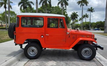 Toyota-land-cruiser-fj40-1972-red-3