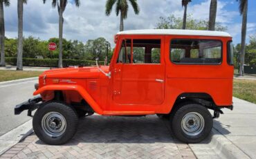 Toyota-land-cruiser-fj40-1972-red-4