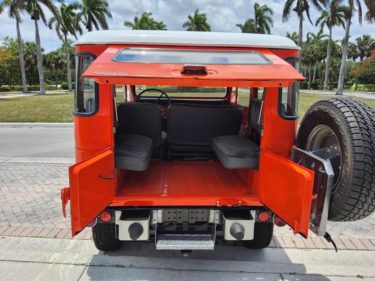 Toyota-land-cruiser-fj40-1972-red-5