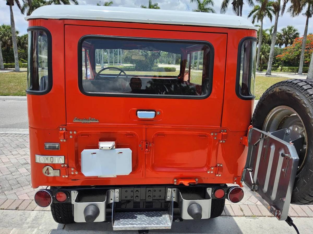 Toyota-land-cruiser-fj40-1972-red-6