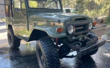 Toyota-land-cruiser-fj40-1973-1