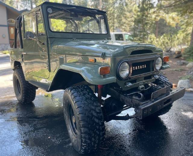 Toyota-land-cruiser-fj40-1973-1
