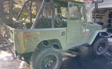 Toyota-land-cruiser-fj40-1973-4