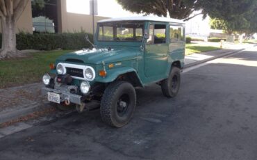 Toyota-land-cruiser-fj40-1973-green-1