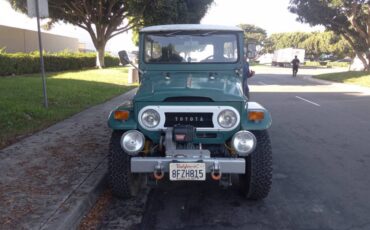 Toyota-land-cruiser-fj40-1973-green-2