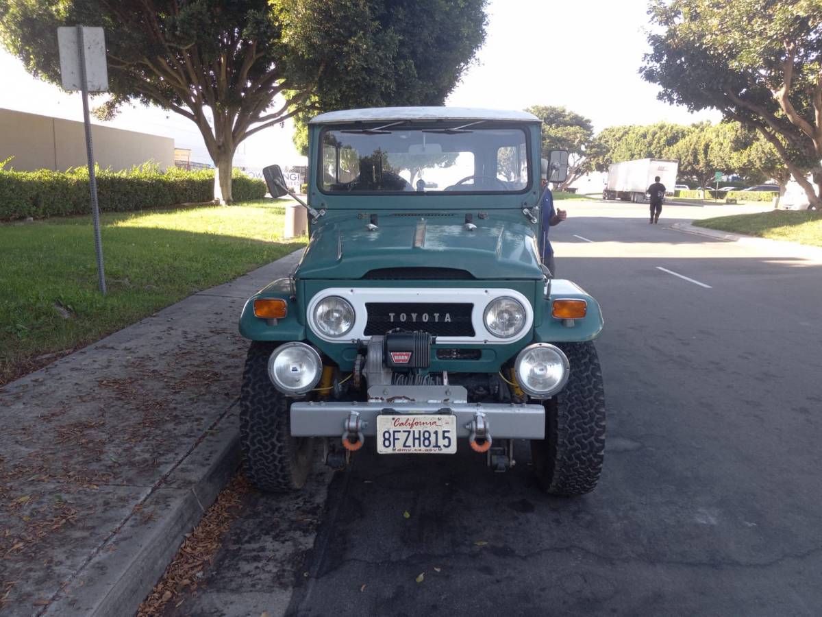 Toyota-land-cruiser-fj40-1973-green-2