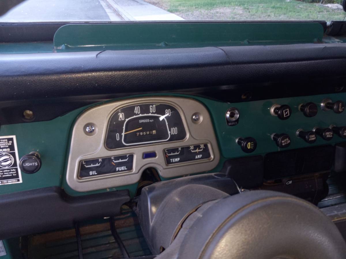 Toyota-land-cruiser-fj40-1973-green-5