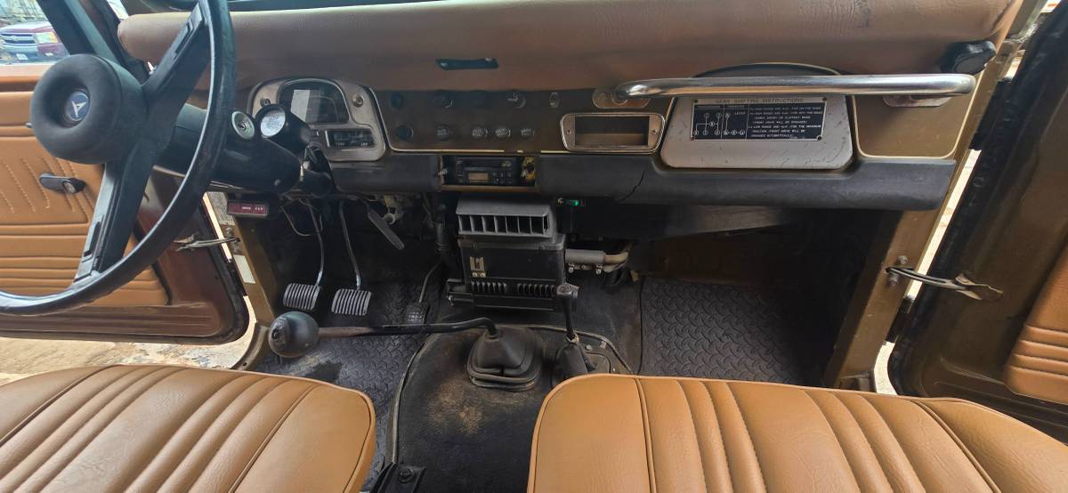 Toyota-land-cruiser-fj40-1975-green-10
