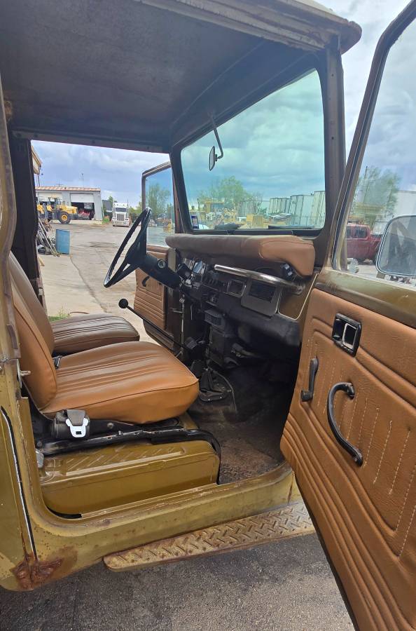 Toyota-land-cruiser-fj40-1975-green-11