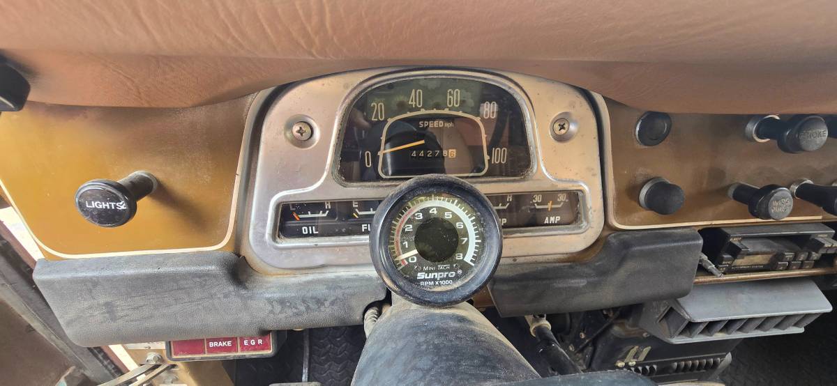 Toyota-land-cruiser-fj40-1975-green-3