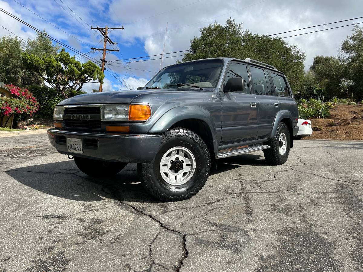 Toyota-land-cruiser-fj80-1991-16