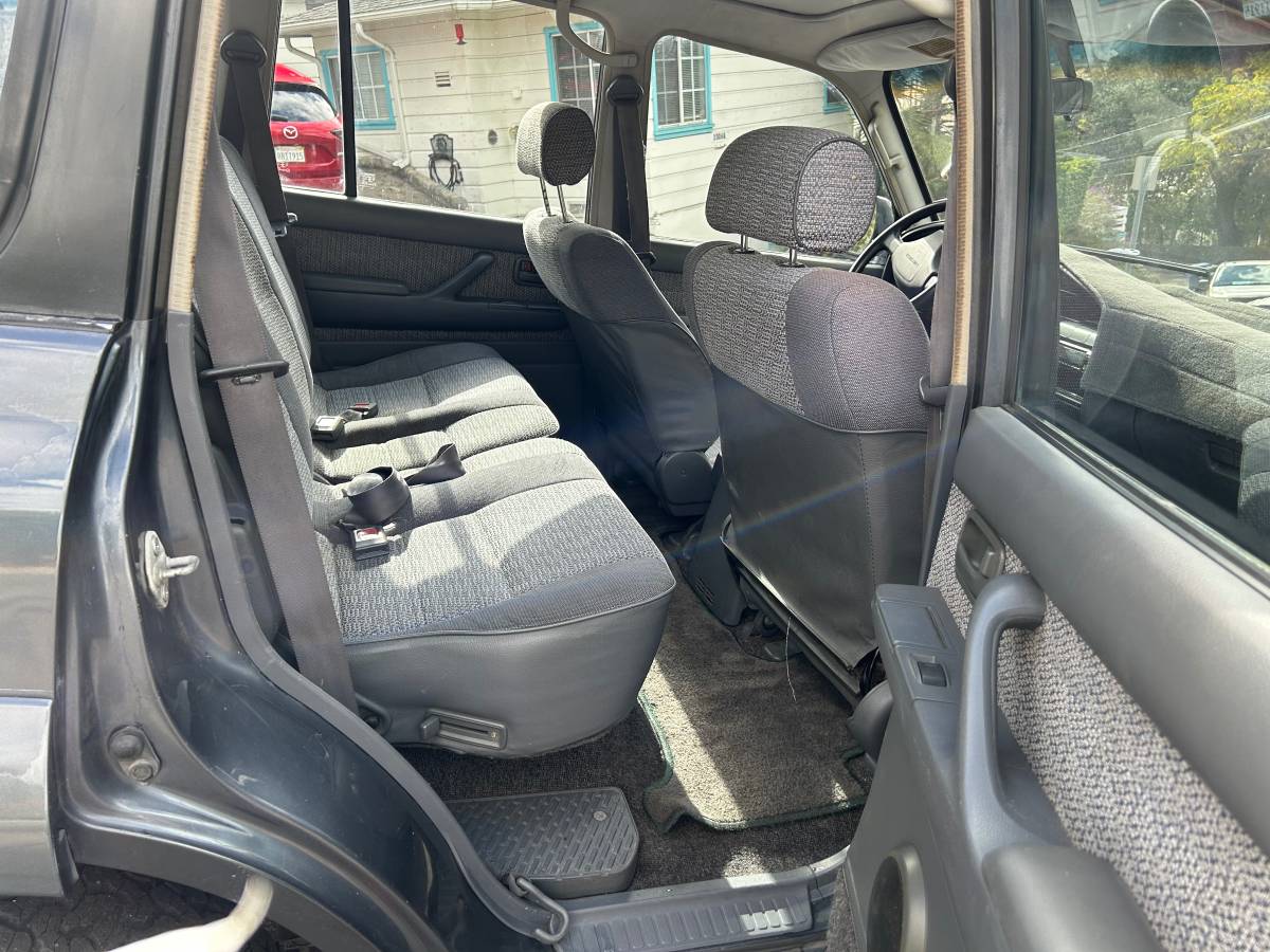 Toyota-land-cruiser-fj80-1991-19