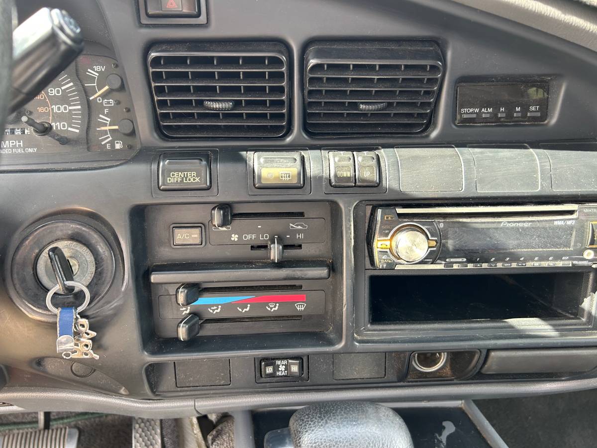 Toyota-land-cruiser-fj80-1991-2