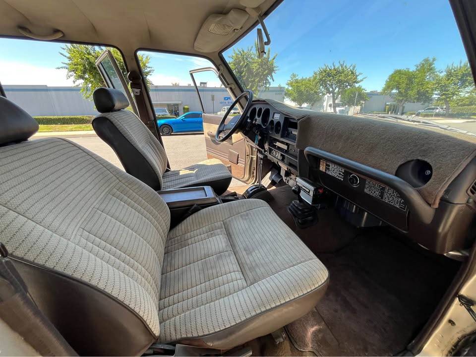Toyota-land-cruiser-gx-1989-brown-13