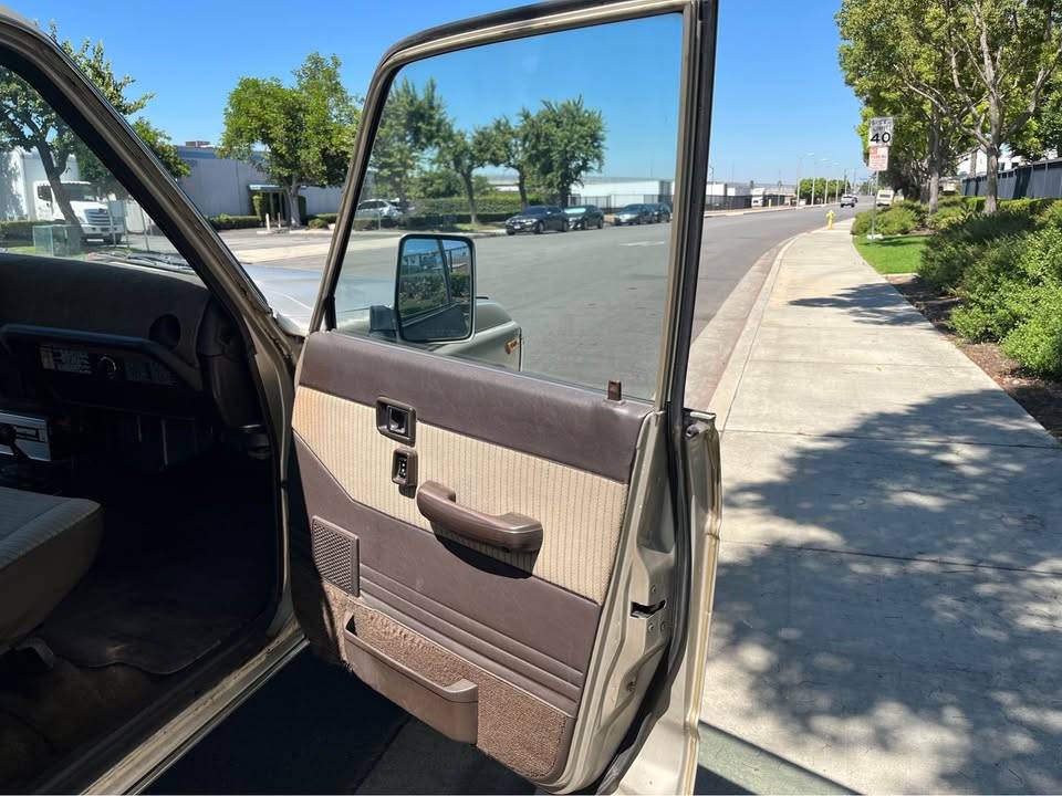 Toyota-land-cruiser-gx-1989-brown-16
