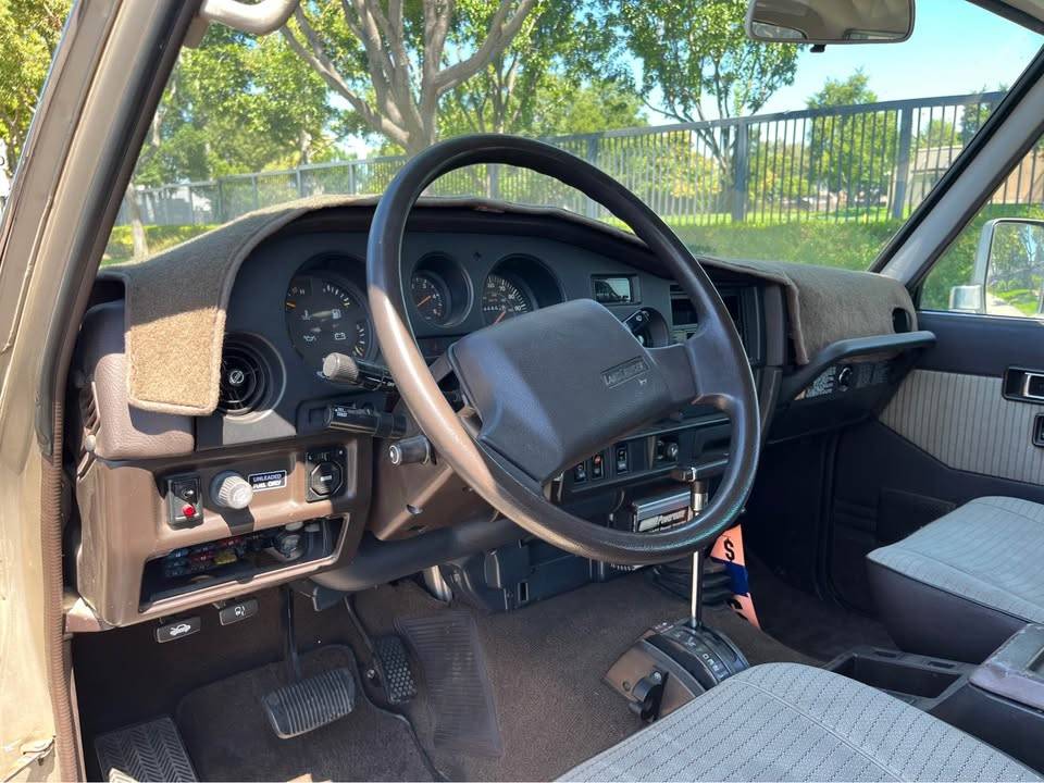 Toyota-land-cruiser-gx-1989-brown-17