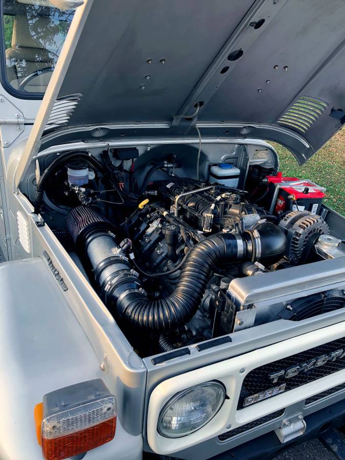 Toyota-land-cruiser-hj45-troop-carrier-1980-4