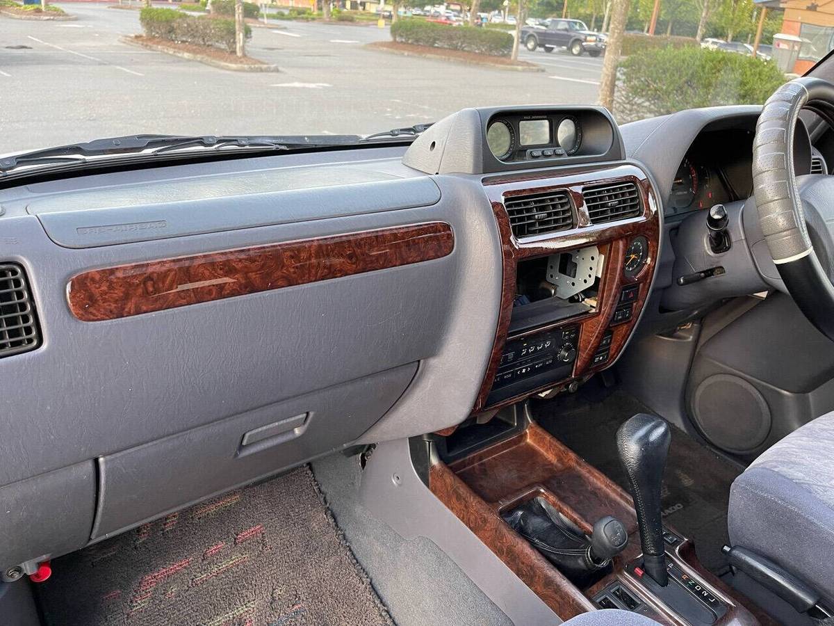Toyota-land-cruiser-prado-diesel-1996-silver-5