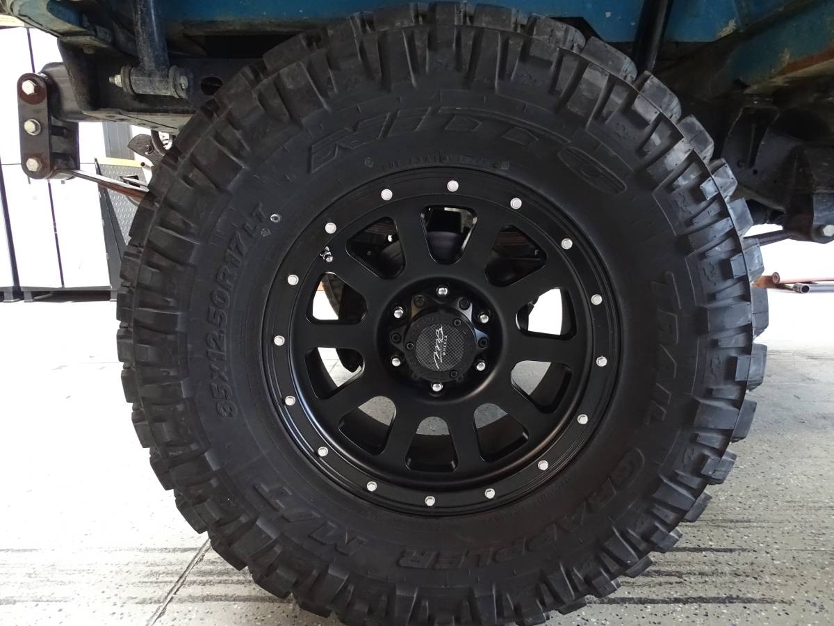 Toyota-landcruiser-1968-blue-16