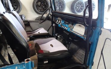 Toyota-landcruiser-1968-blue-28