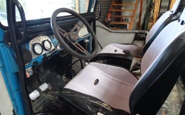 Toyota-landcruiser-1968-blue-29