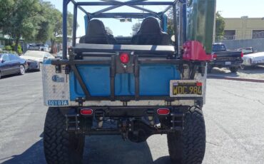 Toyota-landcruiser-1968-blue