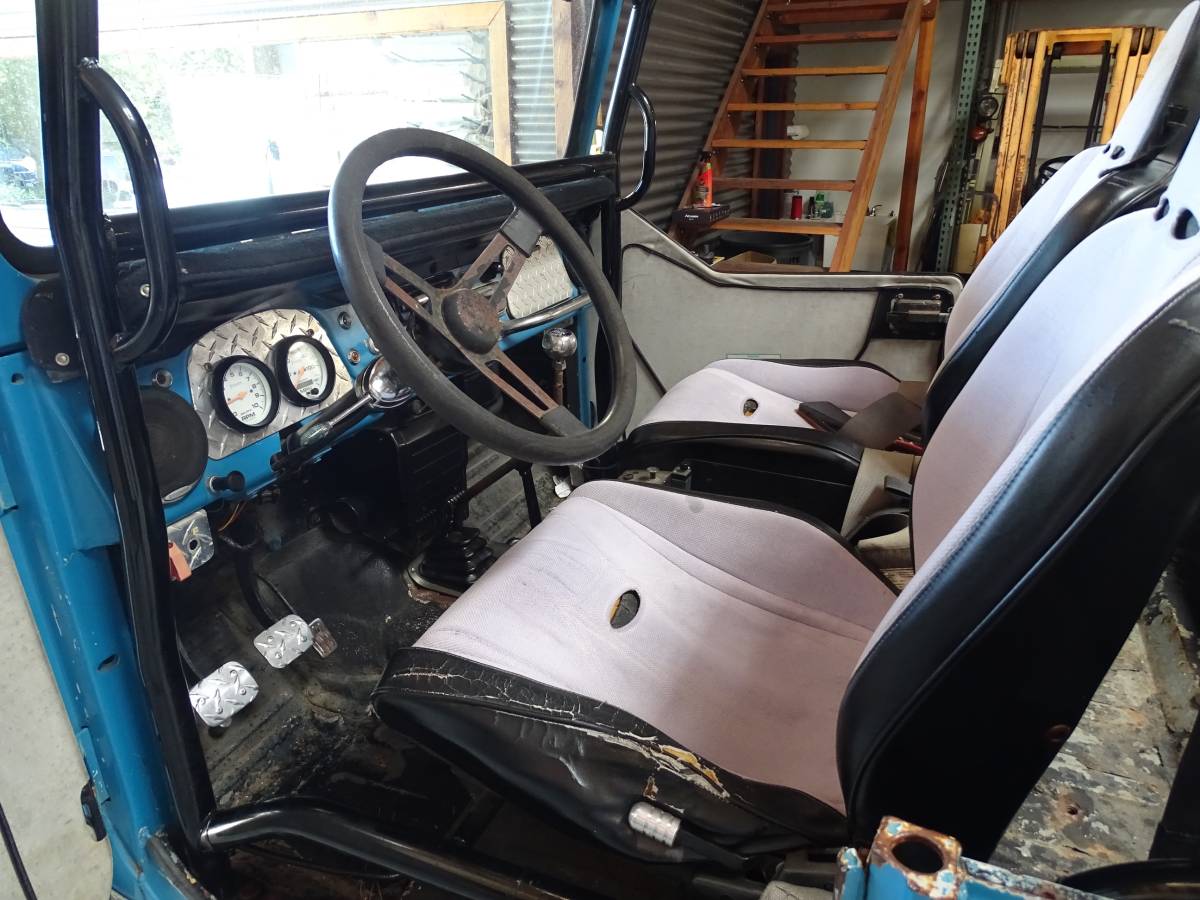 Toyota-landcruiser-1968-blue-9