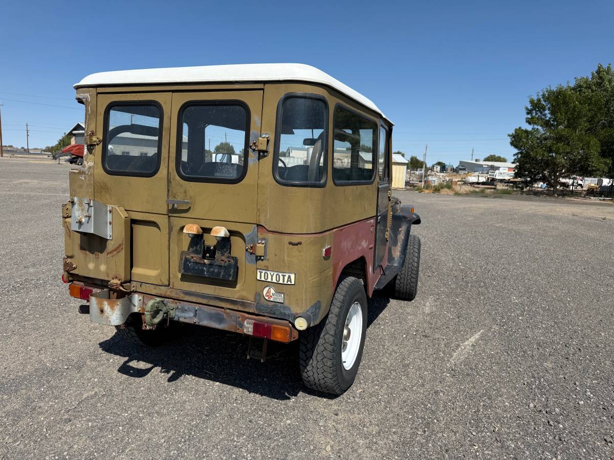 Toyota-landcruiser-1974-13