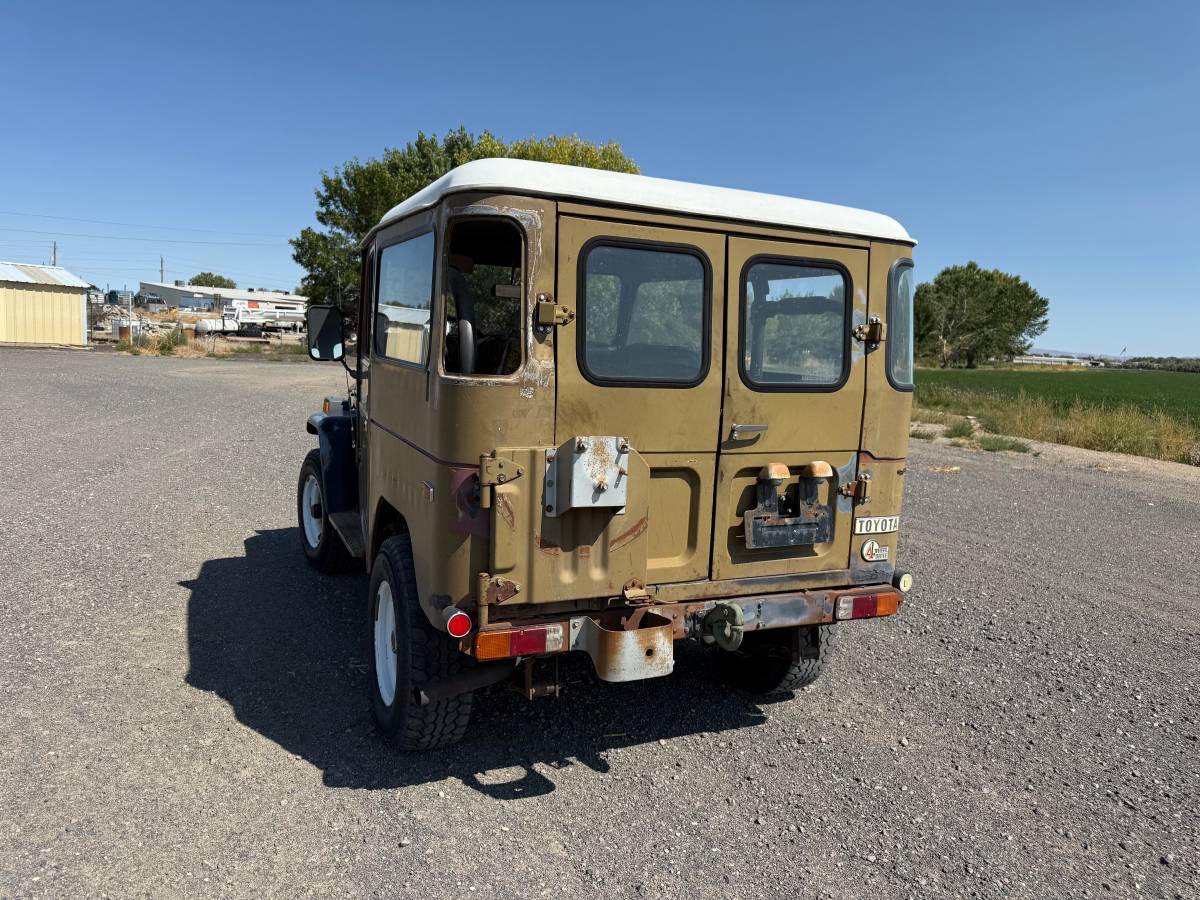 Toyota-landcruiser-1974-15