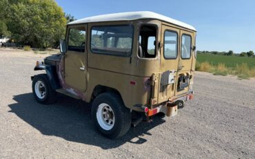 Toyota-landcruiser-1974-16