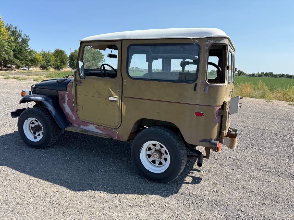 Toyota-landcruiser-1974-17