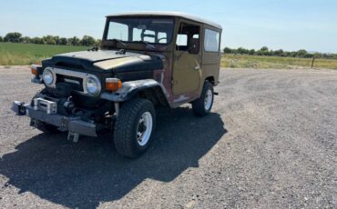 Toyota-landcruiser-1974-2