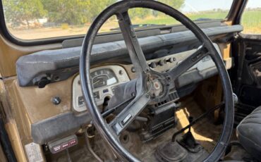 Toyota-landcruiser-1974-3