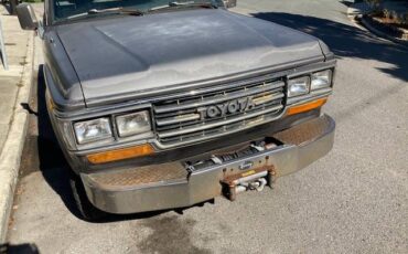 Toyota-landcruiser-1990-grey-1