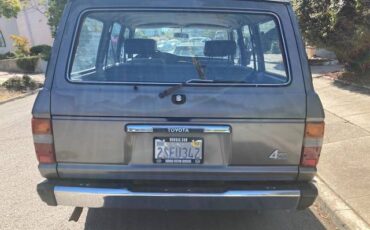 Toyota-landcruiser-1990-grey-2