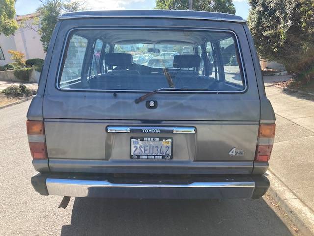 Toyota-landcruiser-1990-grey-2