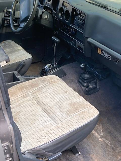 Toyota-landcruiser-1990-grey-21