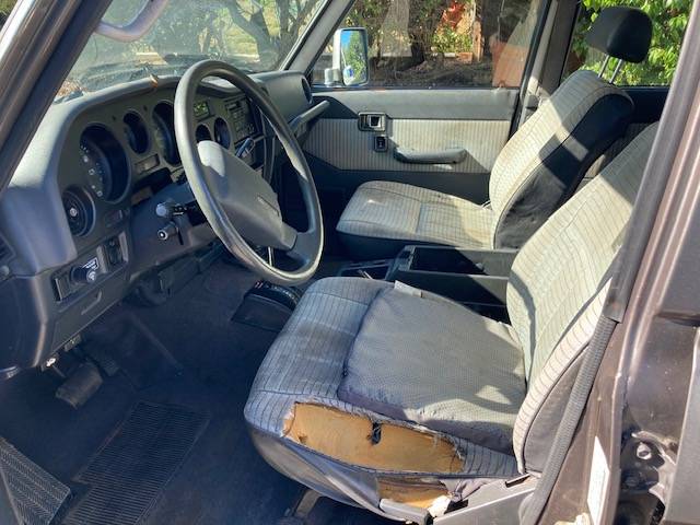 Toyota-landcruiser-1990-grey-7