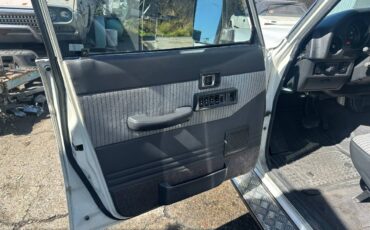 Toyota-landcruiser-1990-white-1
