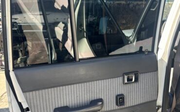 Toyota-landcruiser-1990-white-11